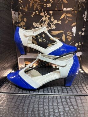 Angel Steps Classic T-Strap Two-Tone Heels in Blue and White size 12